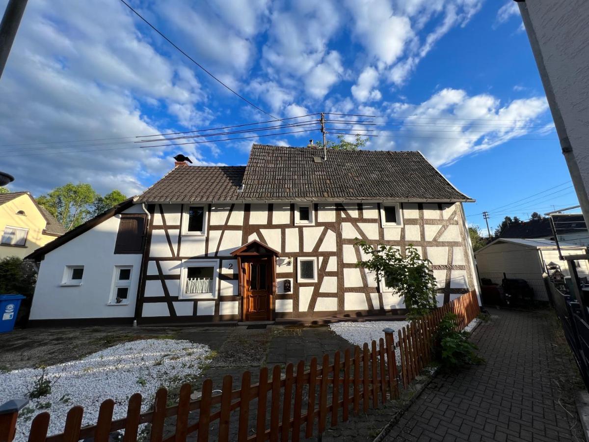 300 Jahre Altes Renoviertes Fachwerkhaus Villa Peterslahr Exterior foto