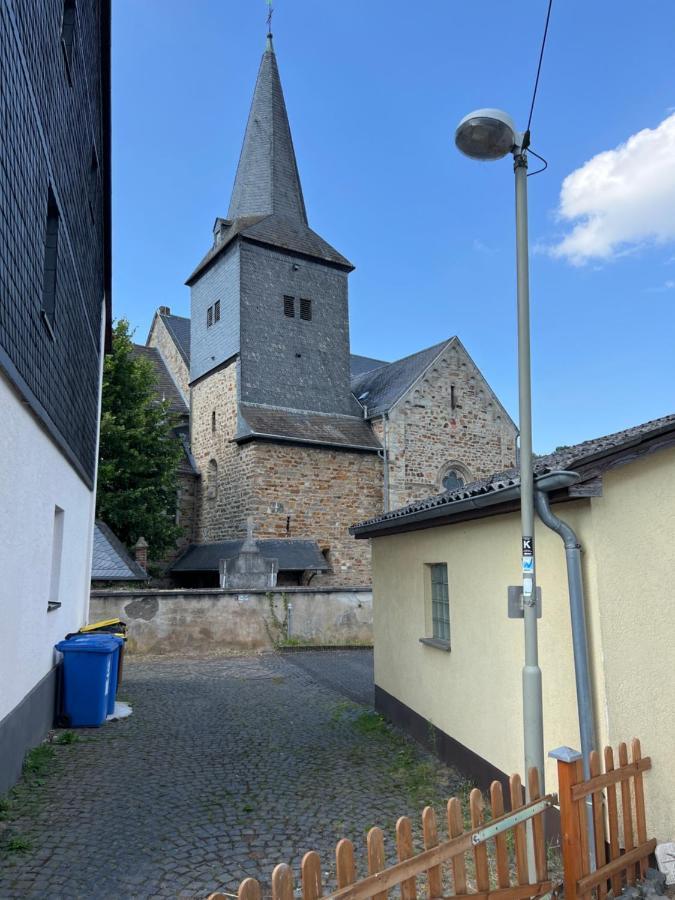 300 Jahre Altes Renoviertes Fachwerkhaus Villa Peterslahr Exterior foto